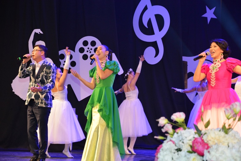 «Mańǵystaý juldyzdary» festıvali máresine jetti