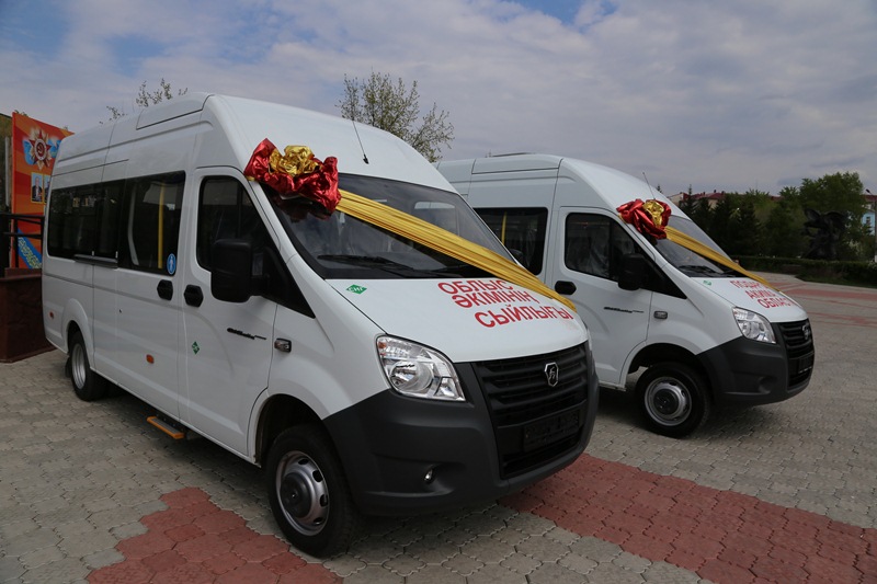 Soltústik Qazaqstan mádenıet ujymdaryna shaǵyn avtobýstar tartý etildi