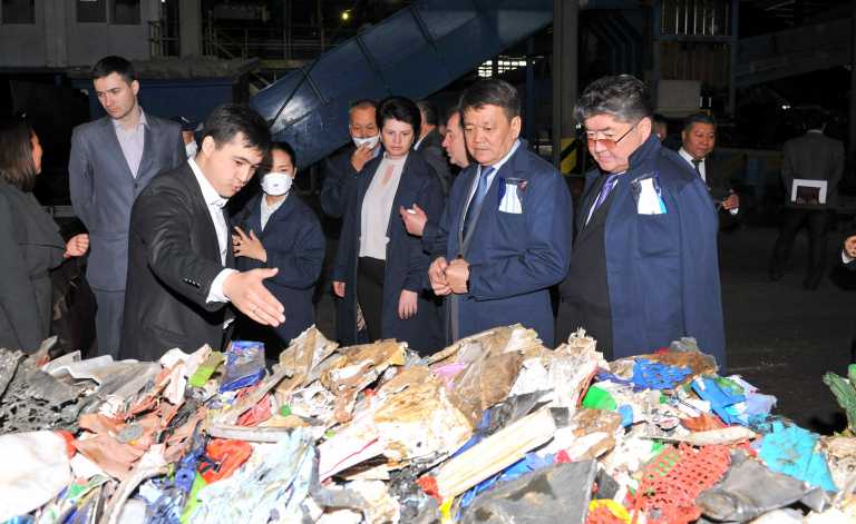 Senatorlar Astanadaǵy qaldyq óńdeý zaýytynyń jumysymen tanysty
