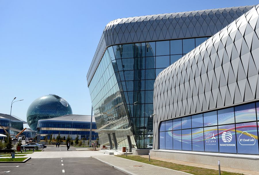 «Peugeot» erekshe elektr  kóligin tanystyrady