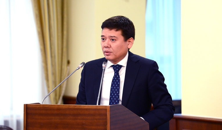 Májilis terrorızm úshin azamattyqtan aıyrýdy maquldady