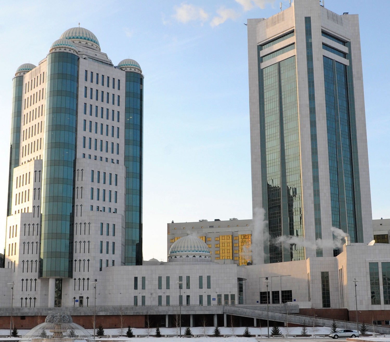 Májilis Prezıdenttiń keı ókilettikterin Úkimet pen Parlamentke berýdi maquldady