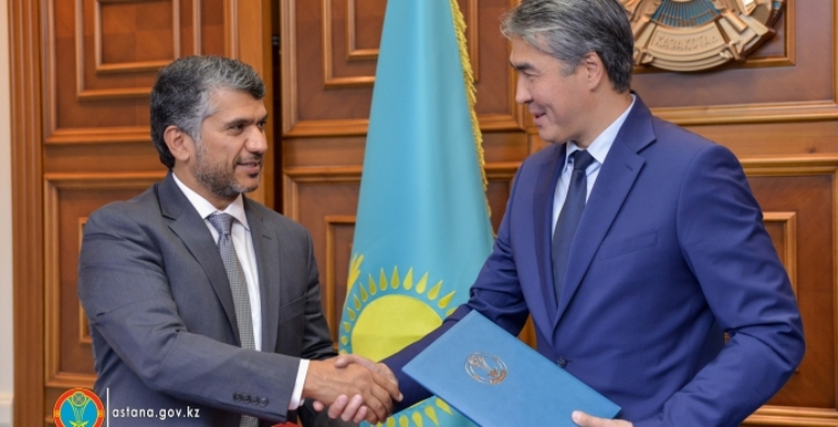 Áset Isekeshev Ábý-Dabı qalasynyń merimen kezdesti