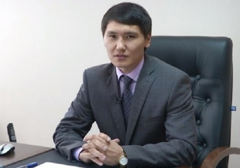 Baqtııar Artaev: Nege boksshylarymyz tóreshilerdiń «arqasynda» jeńilip, elge kelgen soń basshylyqtan sóz estýi kerek?