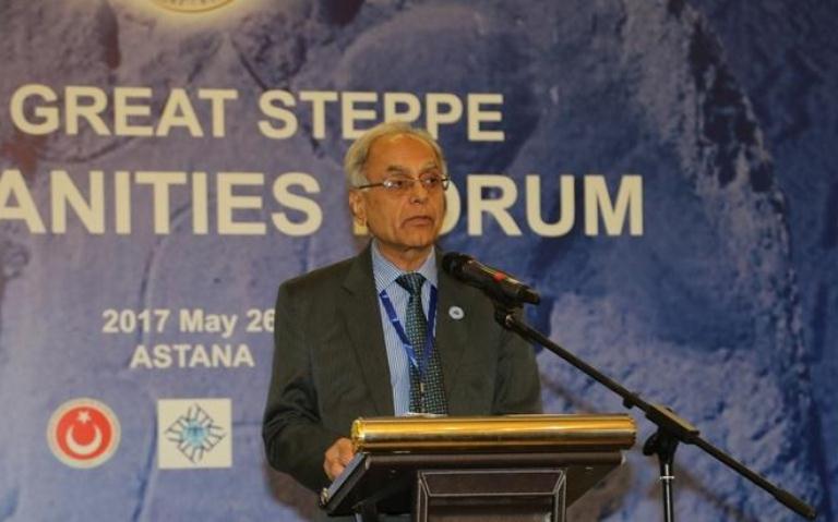 Manzýr Hýseın Sýmro: «Biz óz qundylyqtarymyzdan ajyramaýymyz kerek»