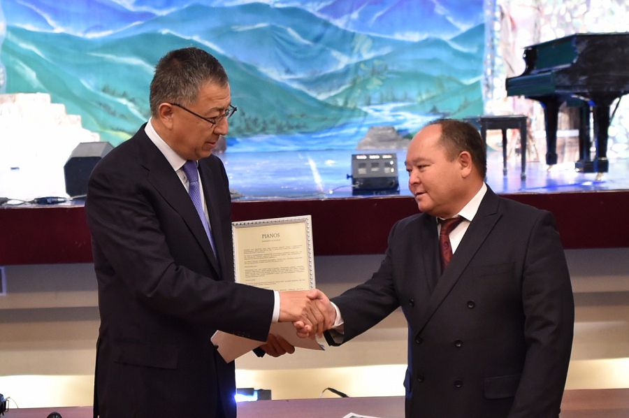 OQO-daǵy opera jáne balet teatry jumysyn jańa baǵytta jandandyrady