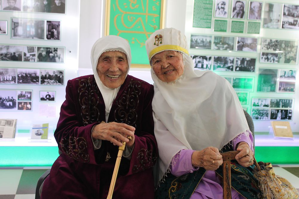 Ǵasyrǵa taıaý jasaǵan analar aıtady