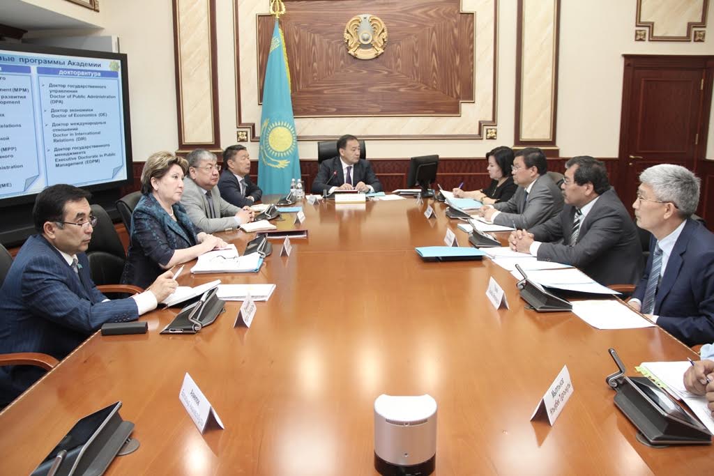 Eńbek naryǵyn túrlendirý máselesi sóz boldy