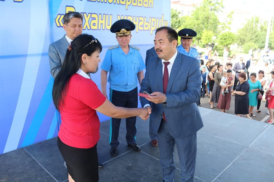 Jambyl turǵyndaryna arnaıy avtokerýen qoldaý kórsetýde