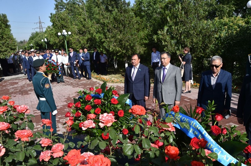 OQO jurty qýǵyn-súrgin qurbandaryn eske aldy