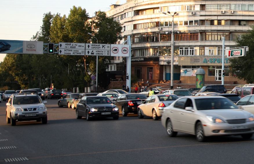 Almatyda bıyl 114 kóshe jóndeledi