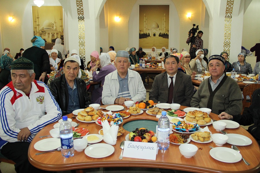 Pavlodarda qajylar qaýymdastyǵy 350 adamǵa aýyzashar berdi