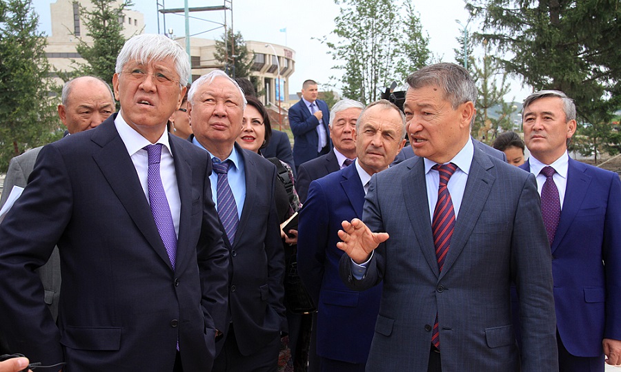 Almaty oblysynyń delegasııasy О́skemendegi birqatar nysandardy aralady