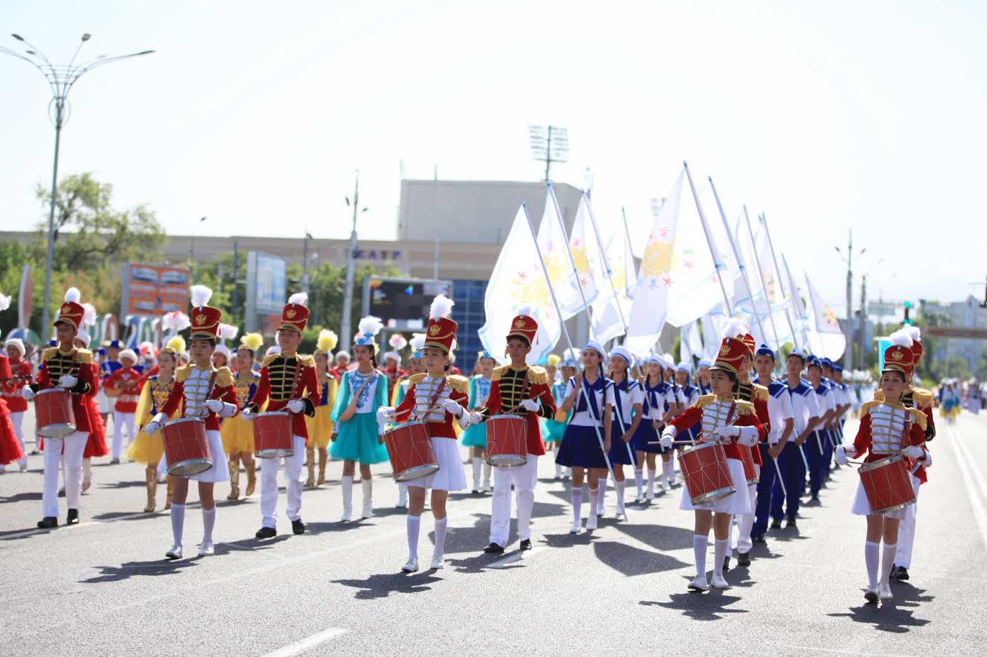 Tarazda Halyqaralyq balalardy qorǵaý kúnine arnalǵan sherý ótti