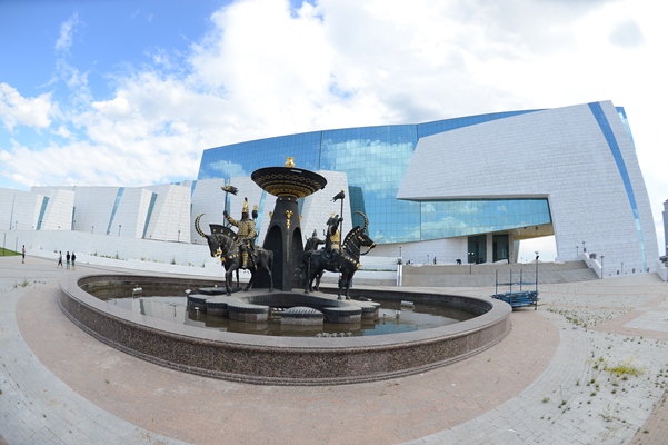 Astana týraly jańa kitap tanystyrylady