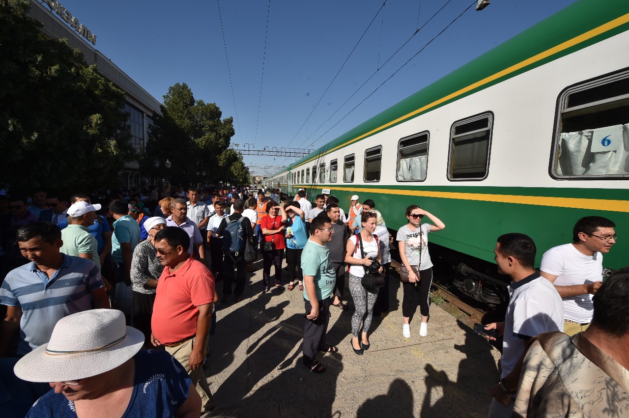 Halyqaralyq «Samarqan-Astana-Nurly jol» temir jol baǵyty ashyldy