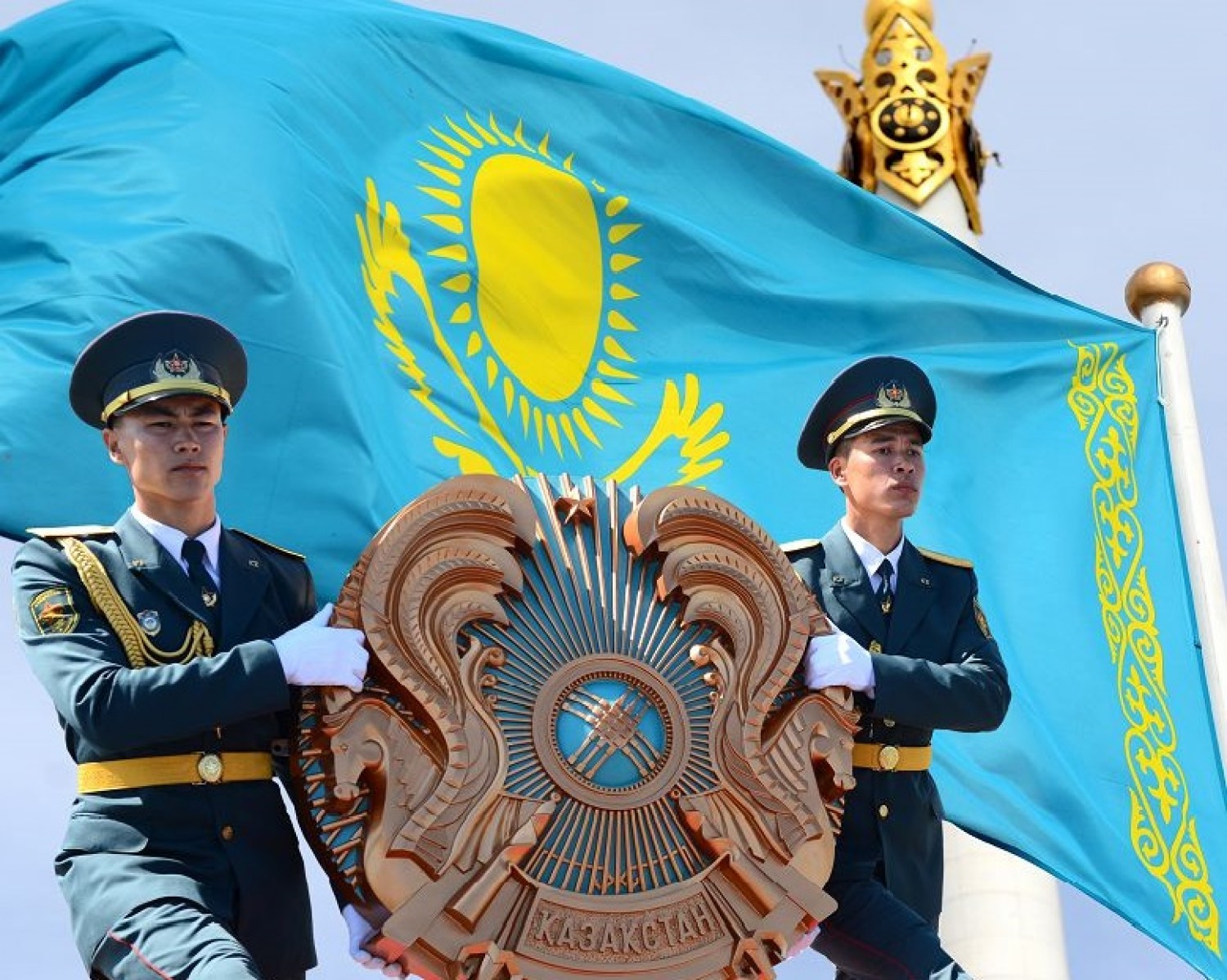 Búgin Qazaqstan Respýblıkasynyń Memlekettik rəmizderine 25 jyl