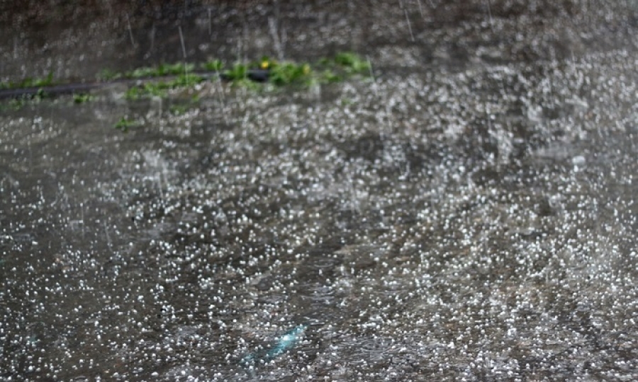 Erteń Astanada burshaq aralas jańbyr jaýady