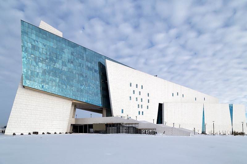 Ulttyq mýzeıde sýretshi Erbolat Tólepbaıdyń kórmesi ashyldy