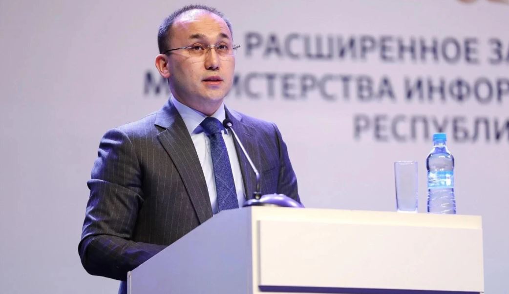 Dáýren Abaev halyqpen kezdesý ótkizedi 