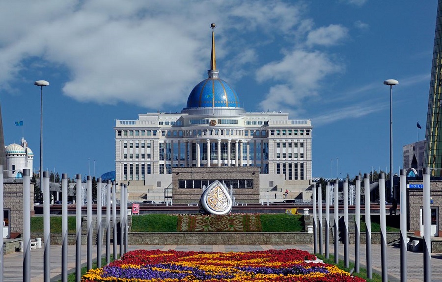 Elbasy QHR Tóraǵasymen kezdesti