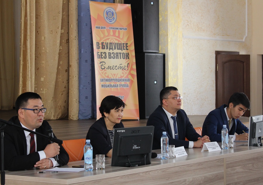 Almatyda kolledj dırektorlary sybaılas jemqorlyqqa qarsy hartııaǵa qol qoıdy