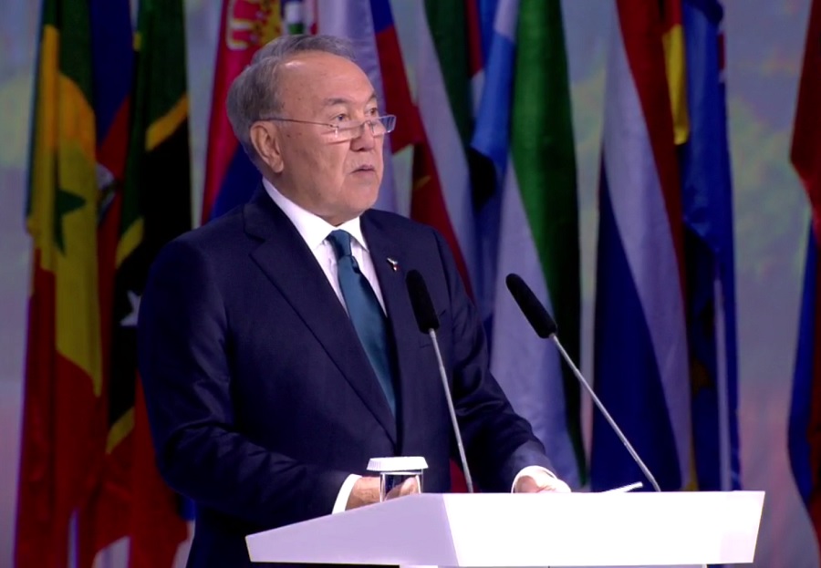Nazarbaev: Uly dalaǵa qosh keldińizder! 
