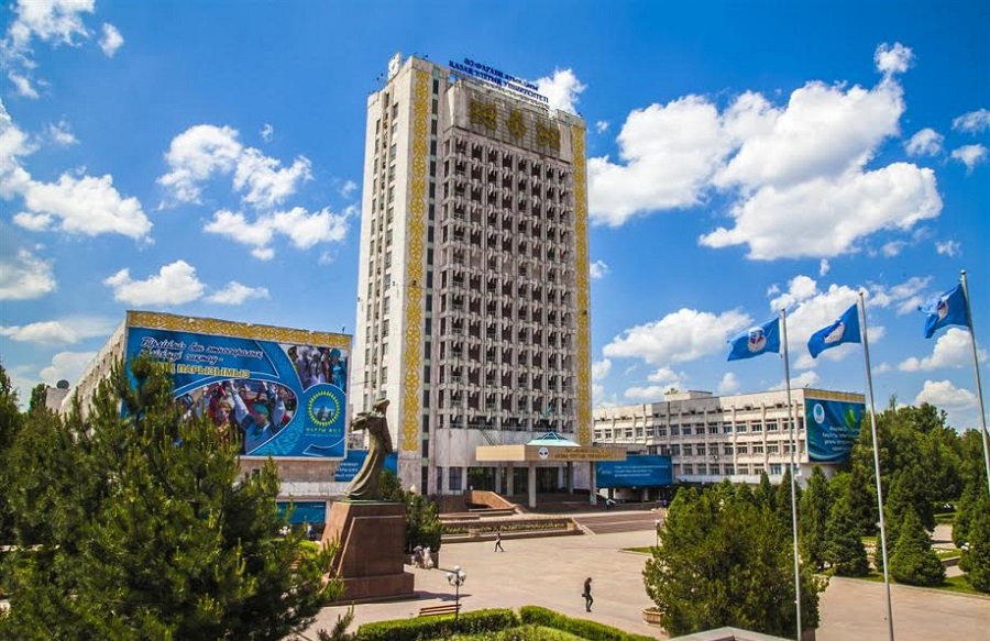 QazUÝ álemniń úzdik 250 ýnıversıtetiniń qataryna endi