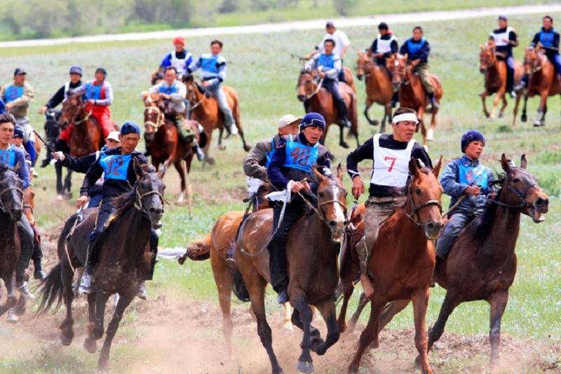 Astanada at sporty túrlerinen «EKSPO Kýbogy» jarysy bastaldy