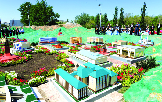 Úsh kıiz úı ótkenimizdi ulyqtaıdy