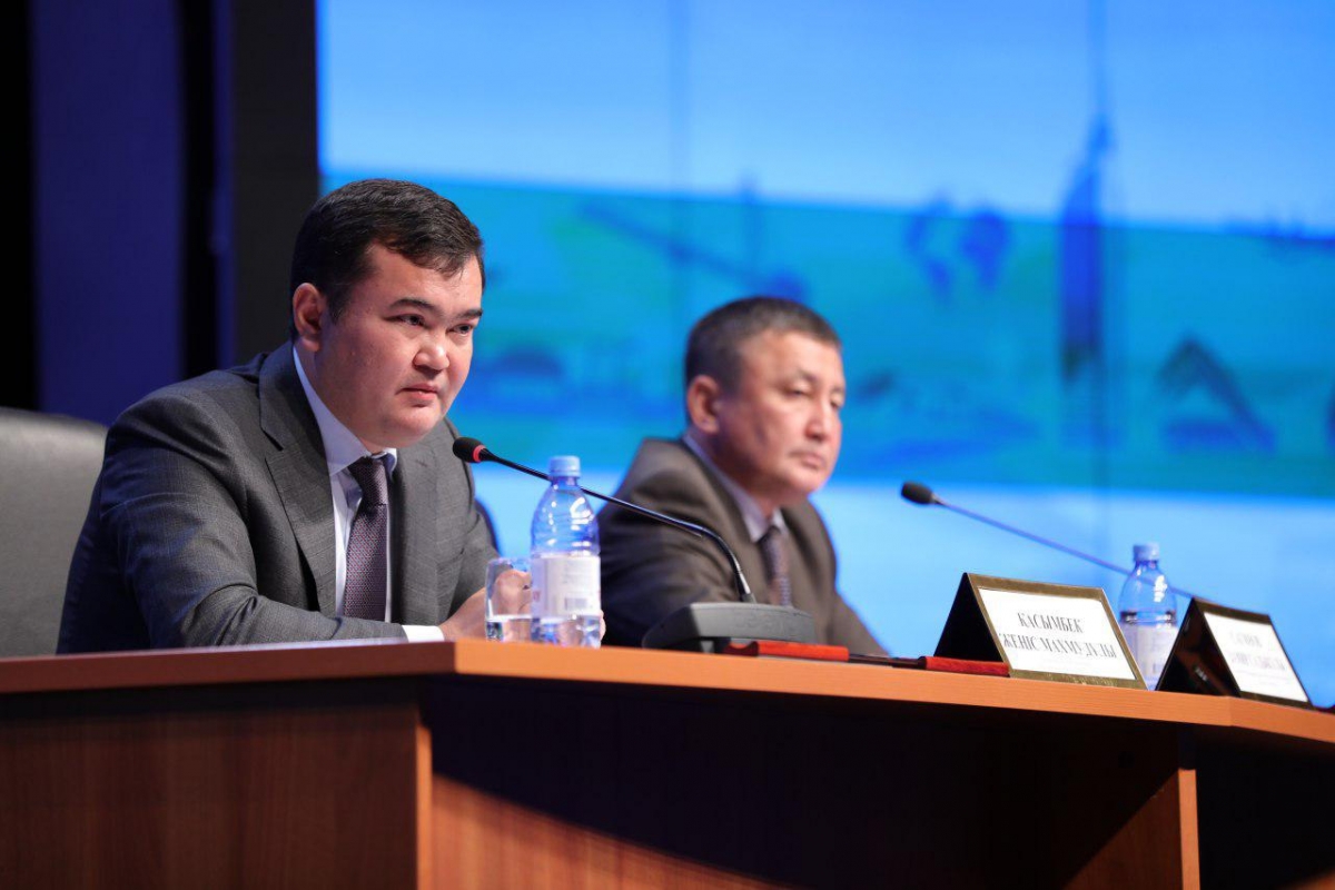 Jeńis Qasymbek halyq aldynda tórt aıdyń esebin berdi