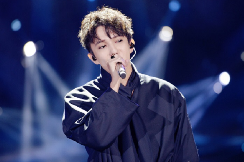 Dımash Qytaıdyń «Eń úzdik sheteldik tanymal ánshisi» atandy