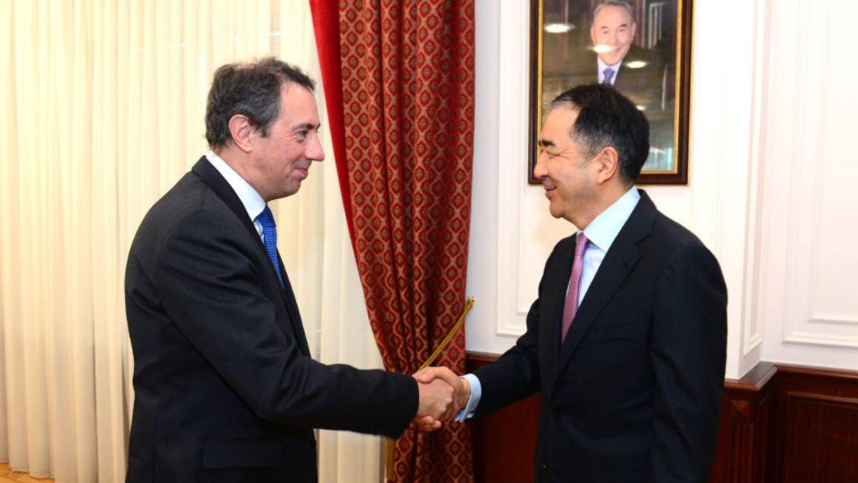 Tranzıttik áleýetti damytý talqylandy