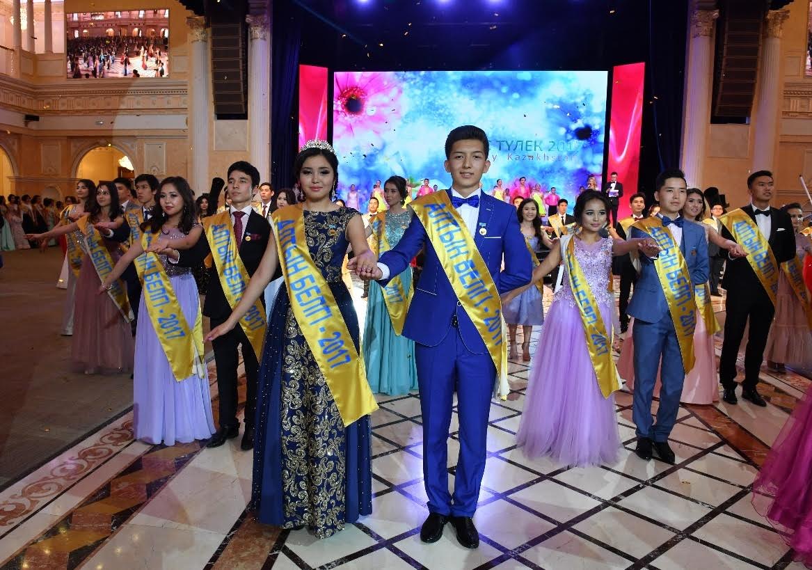 Almatyda  mektep bitirýshilerdiń  «Jas túlek-2017» festıvali ótti
