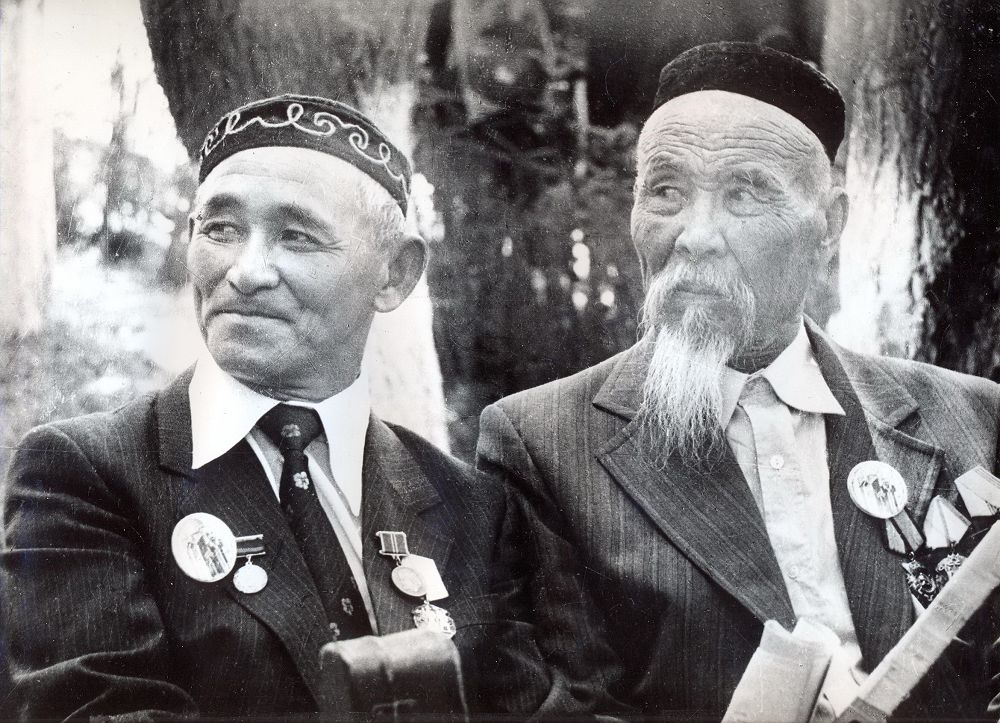 Jambyldyń nemeresi men Shákárimniń balasy