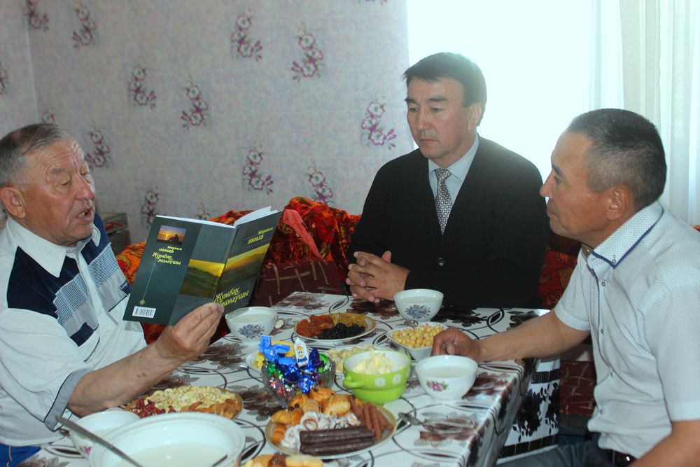 Qaraýyldaǵy  qymyzqumarlar qoǵamy