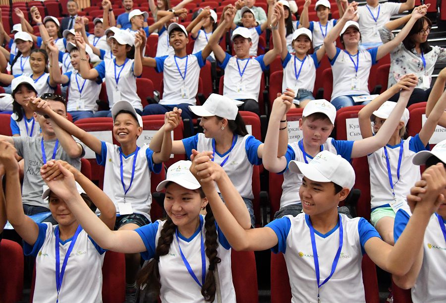 EKSPO-nyń jas elshileri