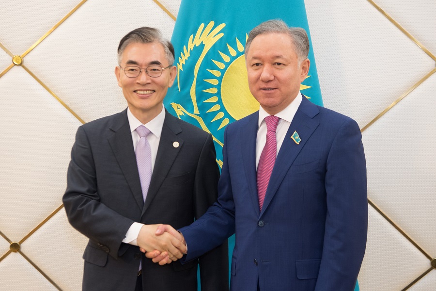 N.Nyǵmatýlın men Koreıa Elshisi EKSPO-2017 ózektiligin atap ótti