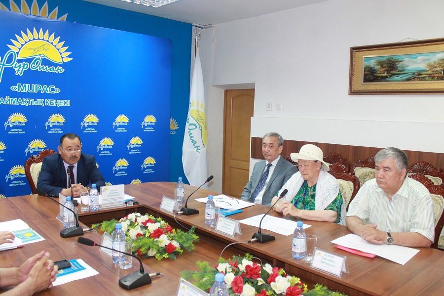 Tarazda Elbasy maqalasyn túsindirýge arnalǵan jıyn ótti