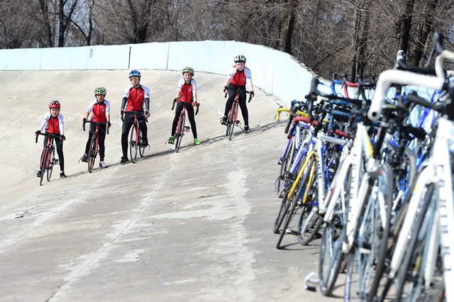 Almatyǵa kelińiz, jaıaý júremiz!..