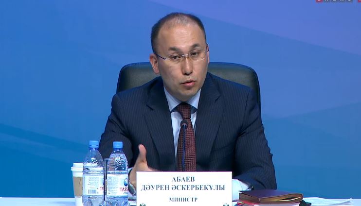Dáýren Abaev: Jýrnalısterge úı berý máselesinde qolymyzdan kelgenin isteımiz
