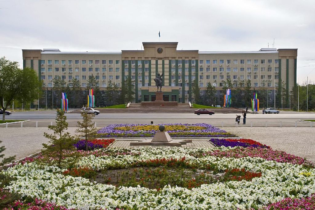 Aqtóbe adymy: belesti bes basymdyq