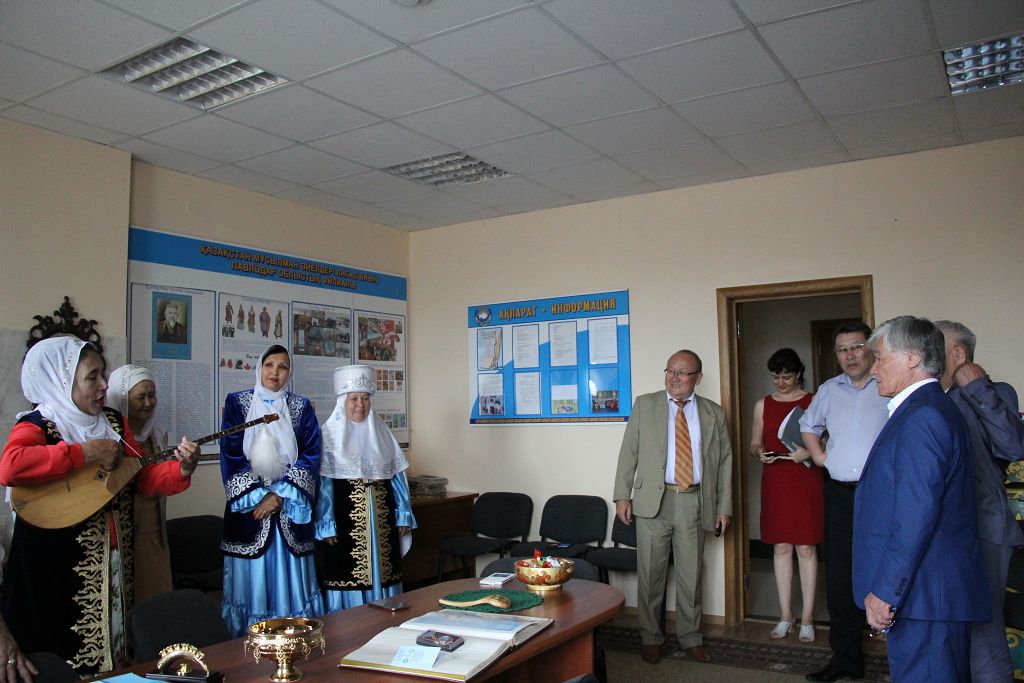 Jazýshylar  jańǵyrýǵa úndeıdi