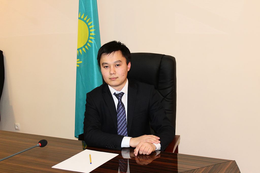 Elge qyzmet – mártebeli mindet