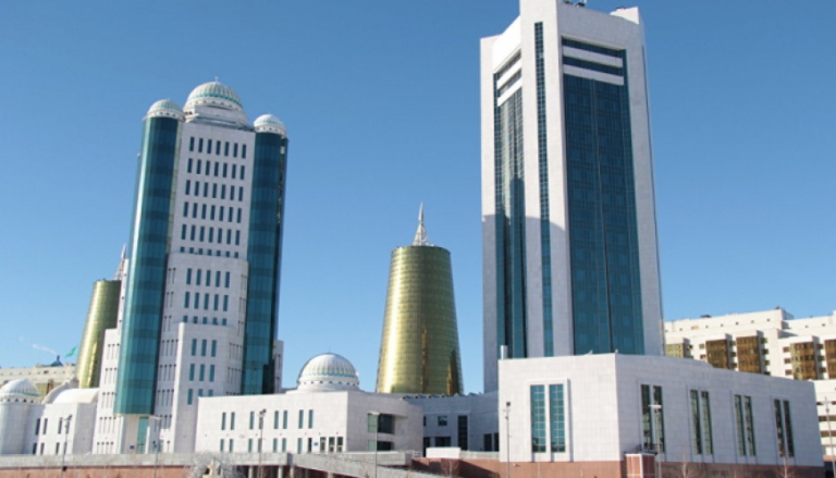 Kórme jaıly pikir almasty