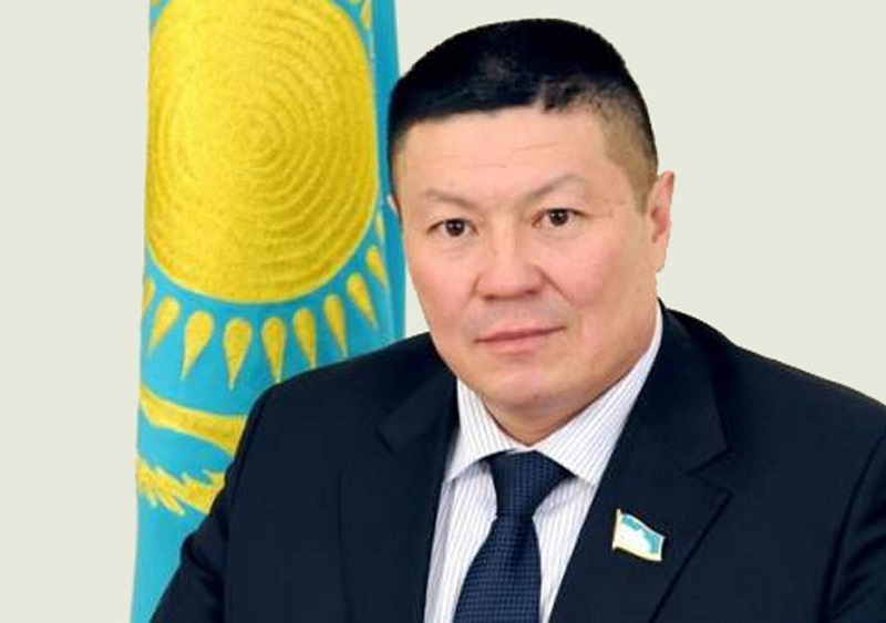 Qandaı qoshemetke de laıyq