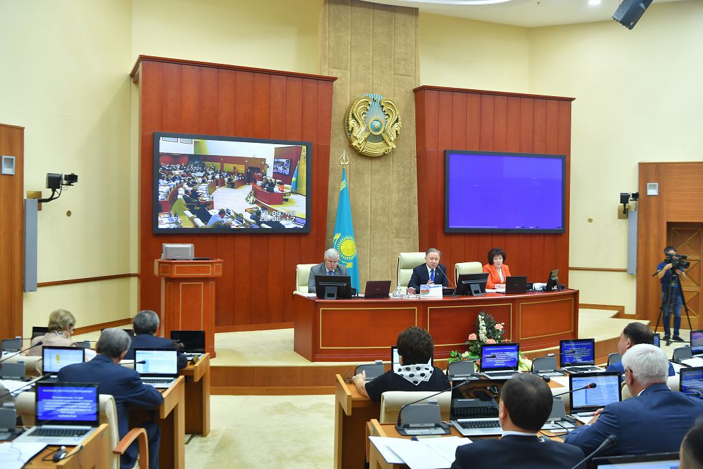 Májilis tarıhı sheshimder qabyldady