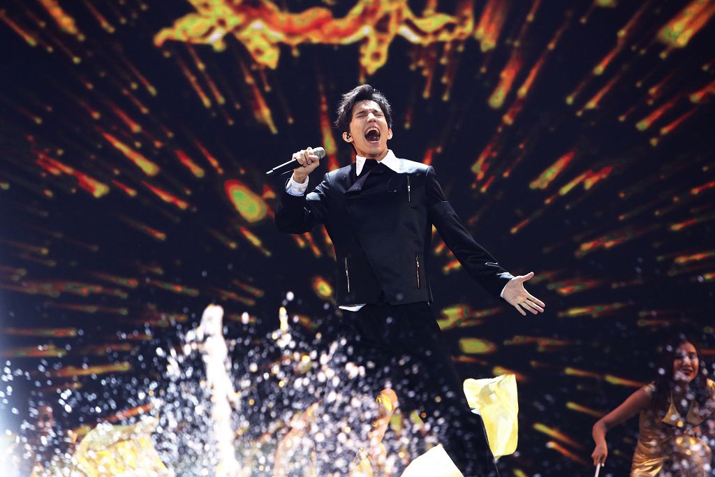 Álemge «Daıdıdaý»  dep án saldyrǵan