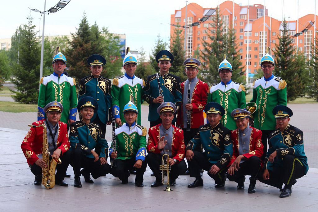 Kerneıshiler keremet óner kórsetti