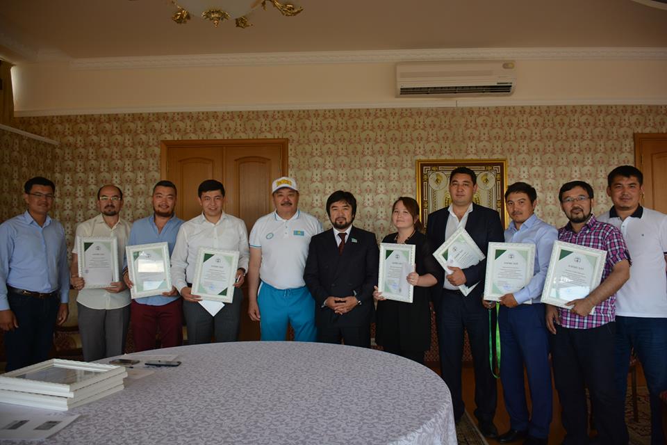 Ulttyq sport túrleri qaýymdastyǵy jýrnalısterdi marapattady 